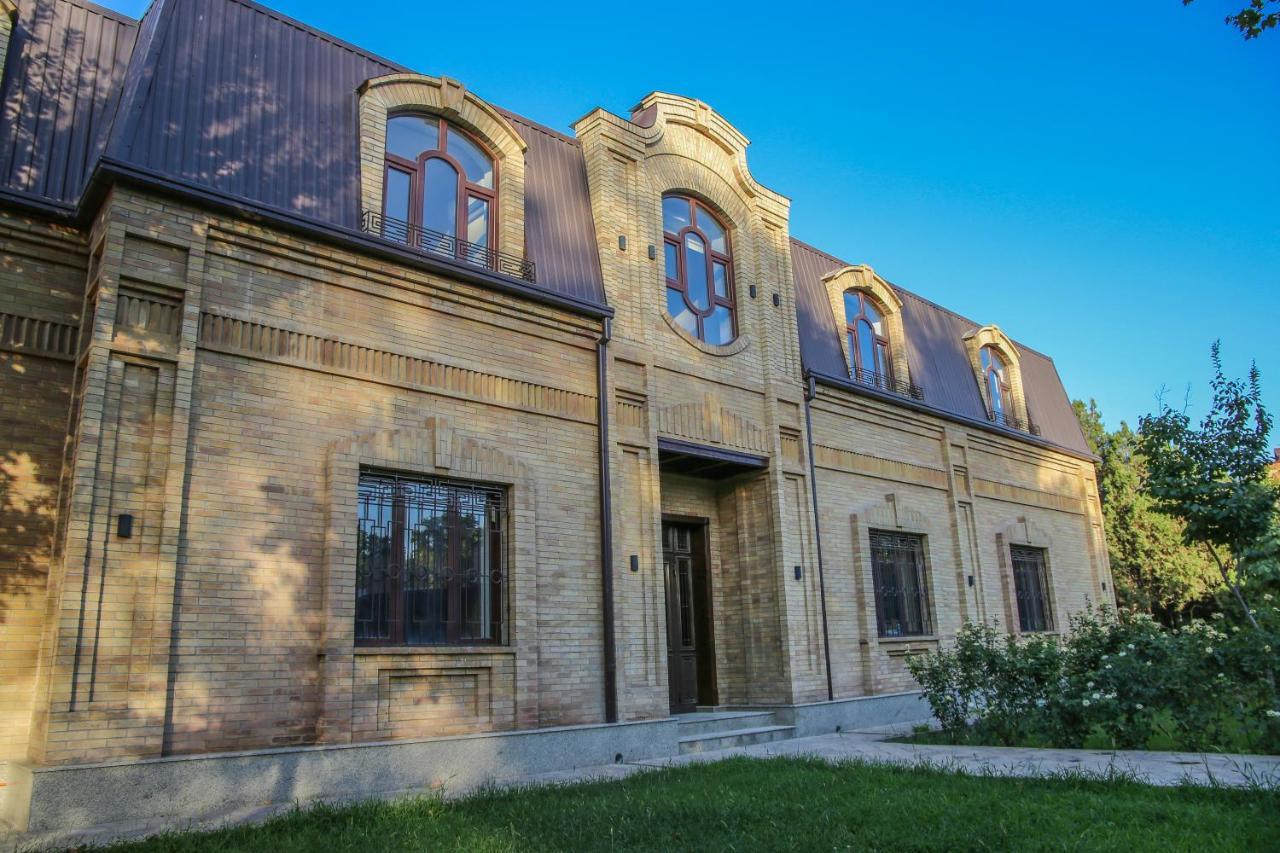 Hotel Vostok Tashkent Bagian luar foto